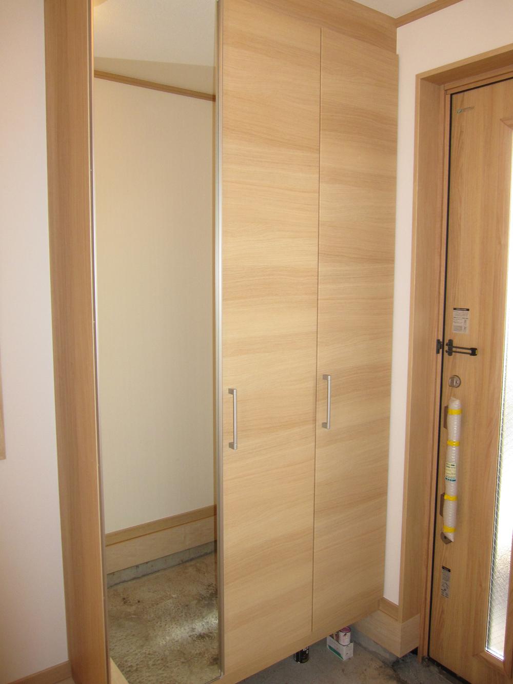 Entrance. Local (12 May 2013) Shooting