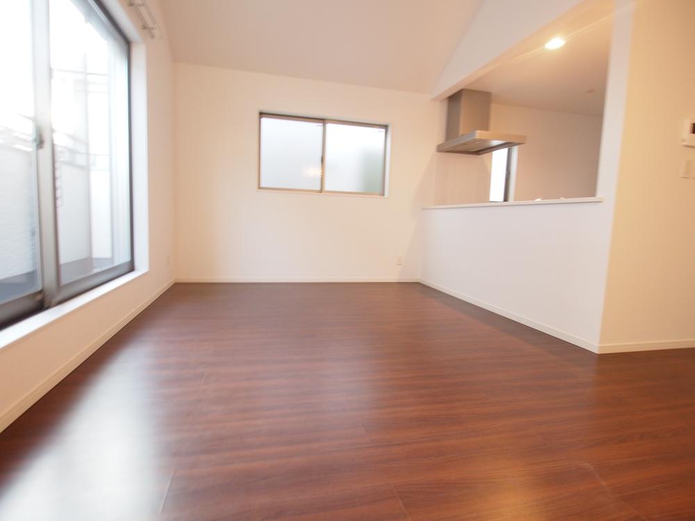 Living. B Building Living (December 2013) Shooting