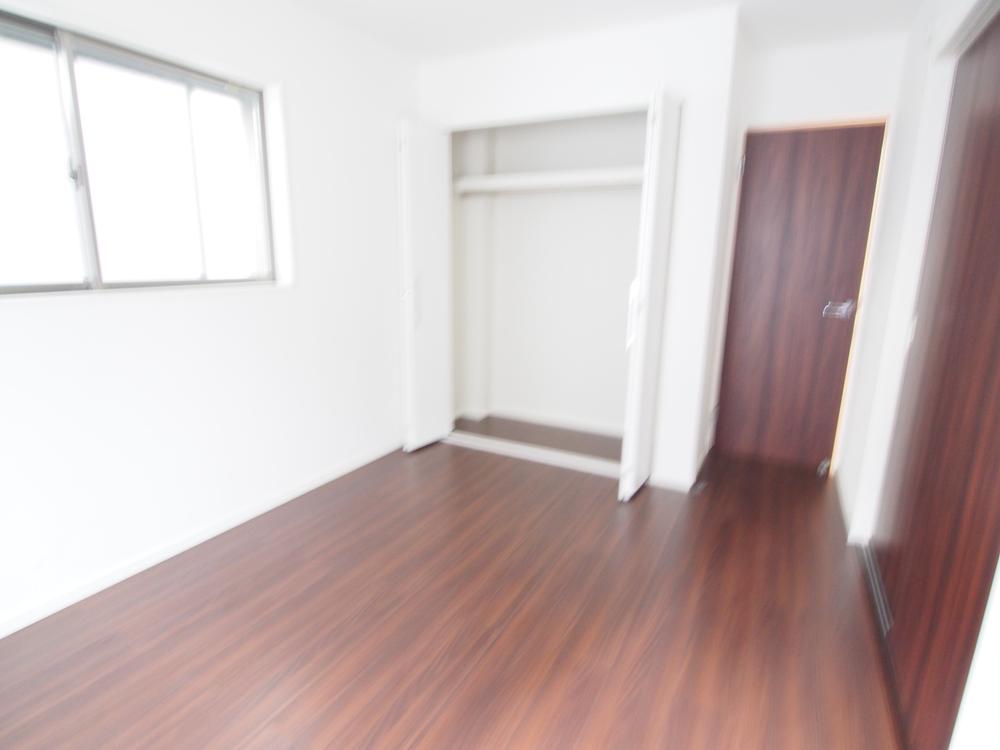 Non-living room. B Building room (12 May 2013) Shooting