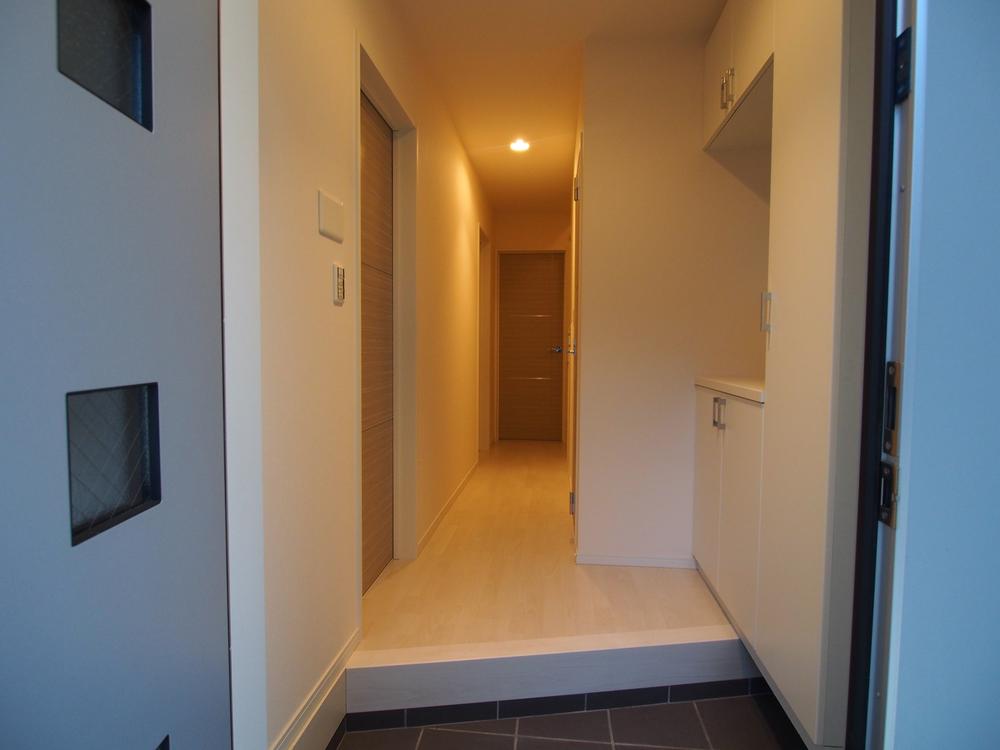 Entrance. C Building entrance (December 2013) Shooting