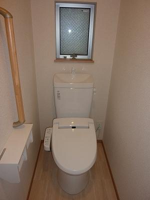 Toilet. Indoor (10 May 2013) Shooting