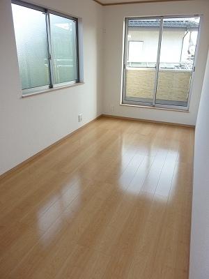 Non-living room. Local (10 May 2013) Shooting