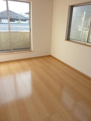 Non-living room. Local (10 May 2013) Shooting