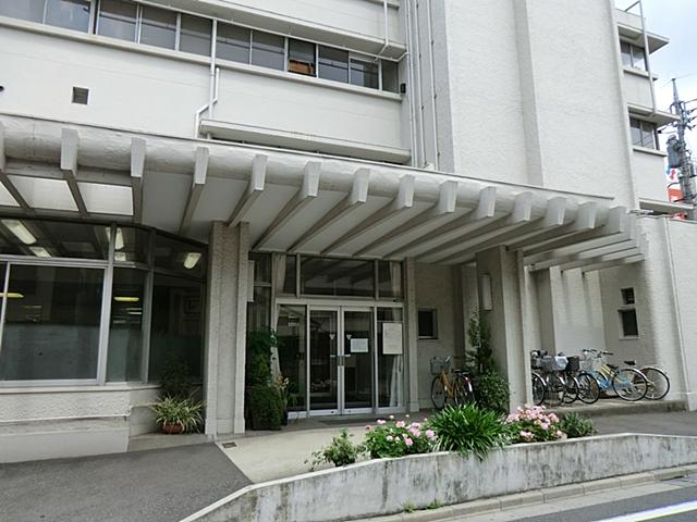 Hospital. Since the medical corporation Association Aki Board Kitamachi 647m General Hospital is also close to the hospital, It will count on in a pinch.