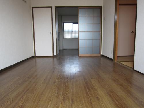 Other room space. Flooring of Western-style 6 quires