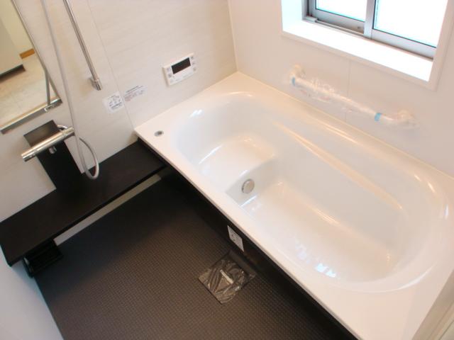 Same specifications photo (bathroom). Enforcement example photo