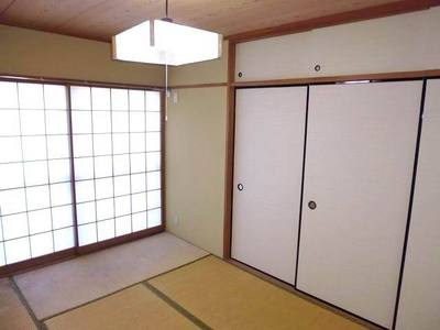 Living and room. Japanese-style room there is a closet and upper closet