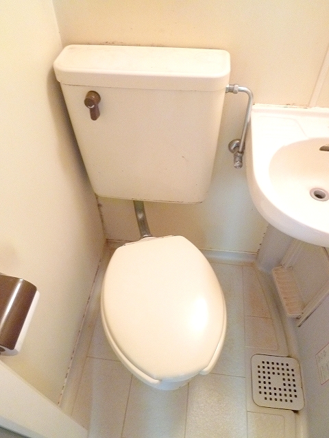 Toilet. 3-point unit