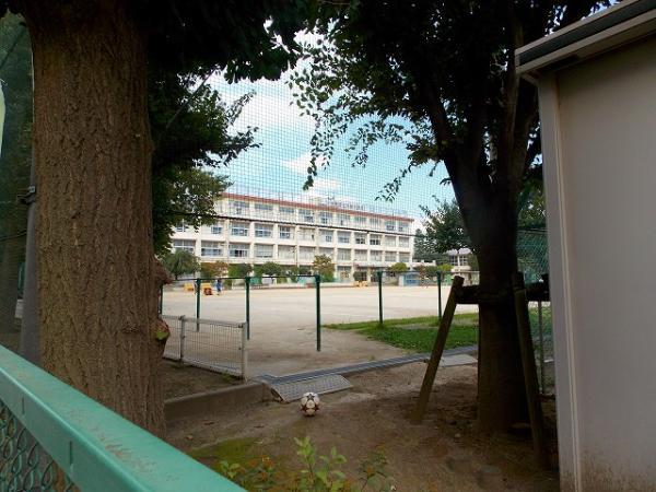 Primary school. 400m up to elementary school Izumishin elementary school