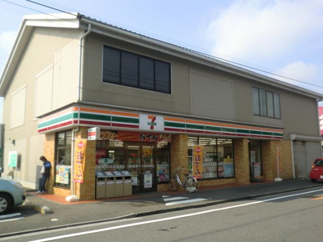 Convenience store. 440m to Seven-Eleven (convenience store)