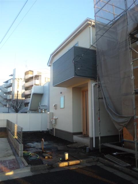 Local photos, including front road. Local (12 May 2013) Shooting