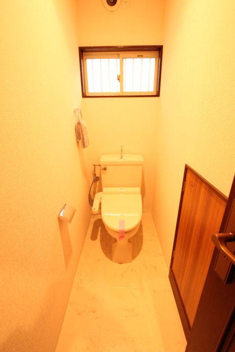 Toilet. Oizumigakuen Detached