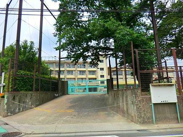 Primary school. 660m to Nerima Oizumi second elementary school