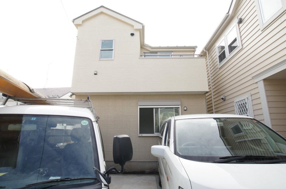 Local appearance photo. About walk to the supermarket "Inageya" 11 minutes, About a 1-minute walk from the Seven-Eleven, About a 7-minute walk from the post office, Living in about 8-minute walk from the gymnasium convenient, Seibu Shinjuku Line "Kami Shakujii" station walk 9 minutes, Traffic in the "Musashi institutions" station walk 10 minutes convenient. Preview available.