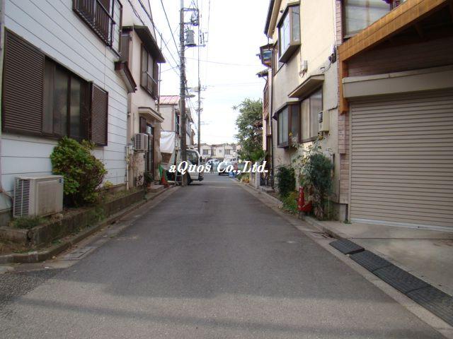 Local photos, including front road. Local (12 May 2013) Shooting