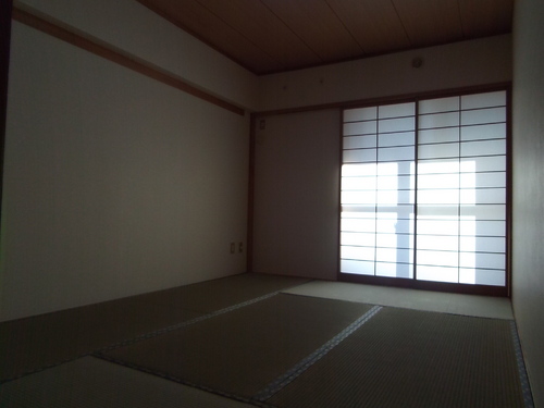 Other room space. Japanese-style room (approximately 6.0 tatami mats)