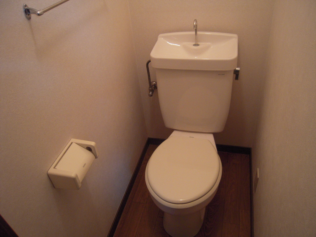 Toilet.  ※ It will be in a separate room of the photo.