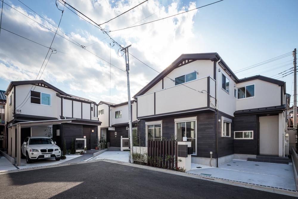 Local photos, including front road. Local (12 May 2013) Shooting