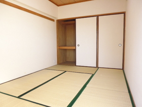 Living and room. Japanese-style room 6 quires