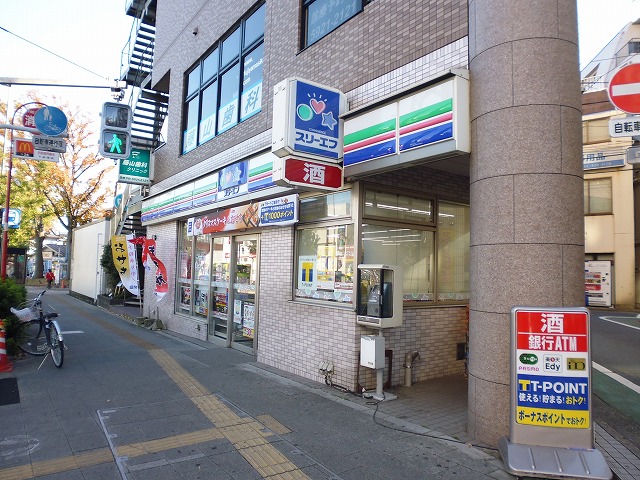 Convenience store. Three F Nerima Kitamachi store up (convenience store) 64m