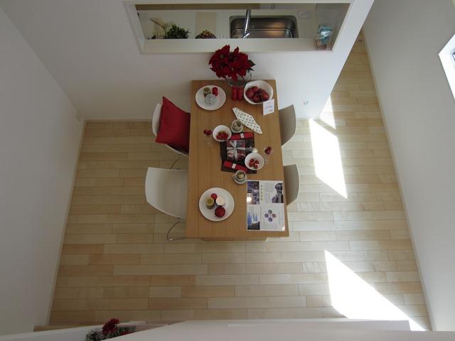 Same specifications photos (living). (Example of construction)