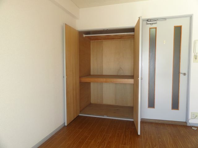 Other room space. Storage convenient