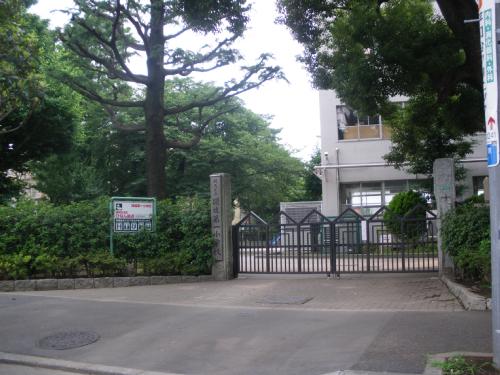 Primary school. 93m to Nerima Kaishin first elementary school (elementary school)