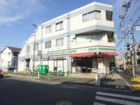 Convenience store. STORE100 (convenience store) to 255m