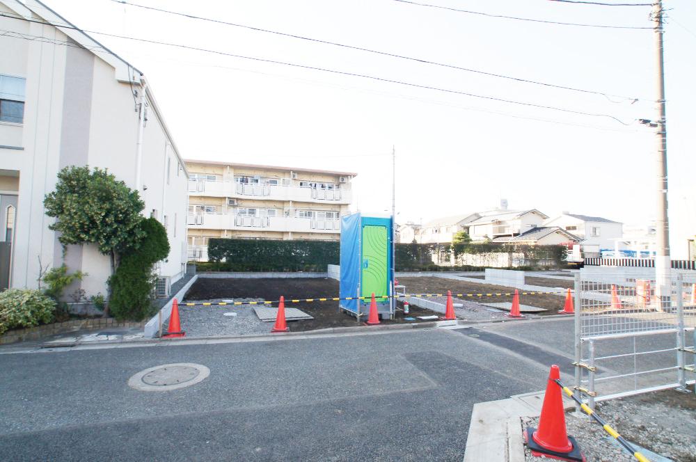 Local appearance photo. It will be with all building 4LDK + Grenier. 