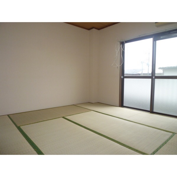 Living and room. Japanese-style room 8 quires