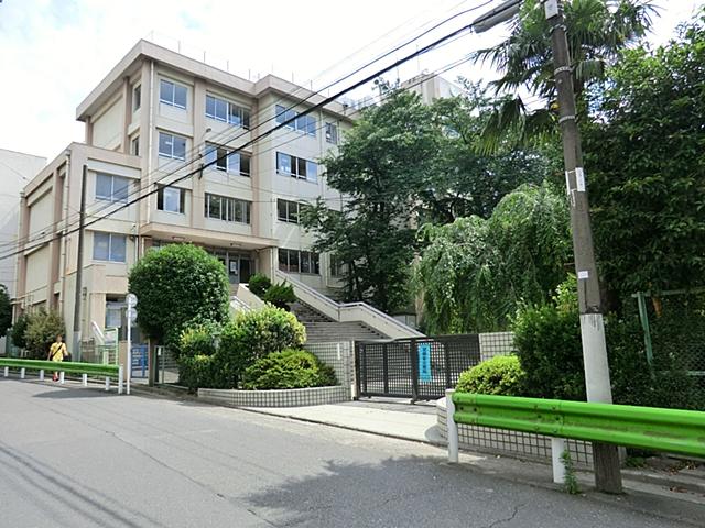 Primary school. 548m to Nerima Oizumi Elementary School