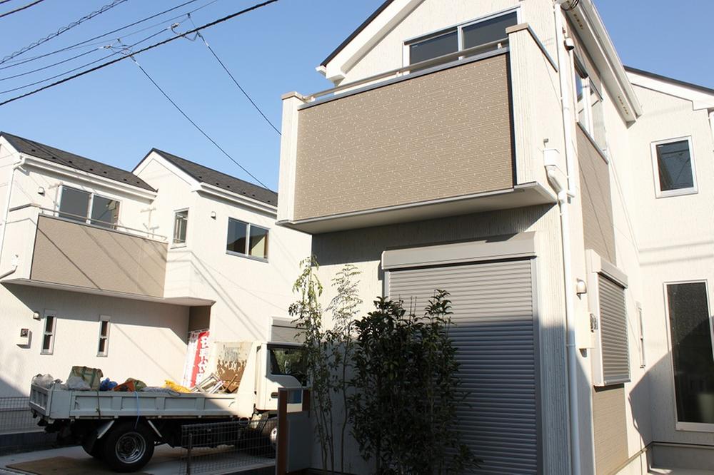 Local appearance photo. Local (11 May 2013) Shooting