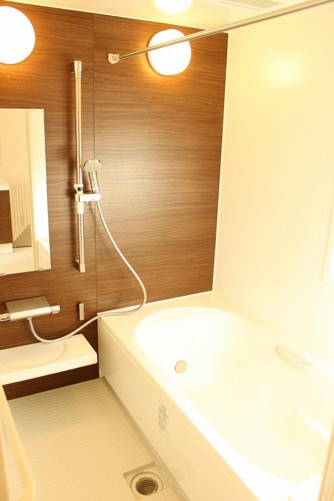 Bathroom. Indoor (11 May 2013) Shooting, 4 Building