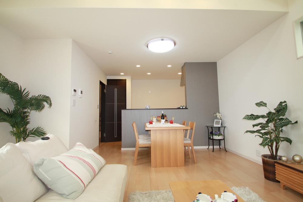 Same specifications photos (living). Same specifications