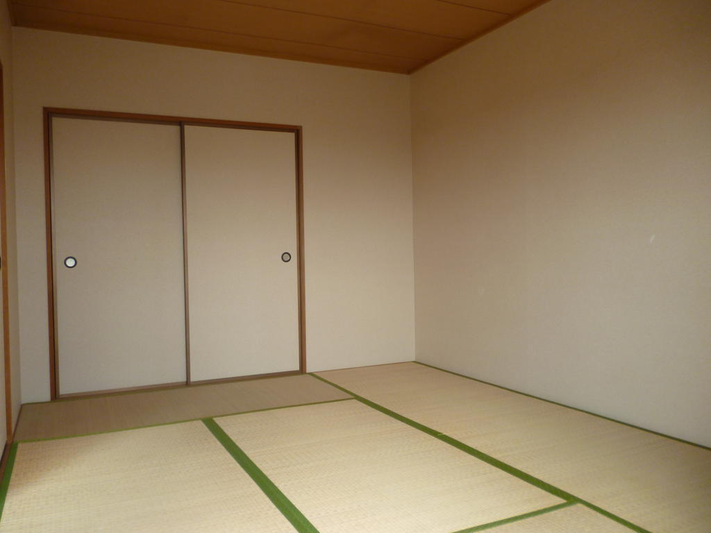 Living and room. Japanese-style room Storage room