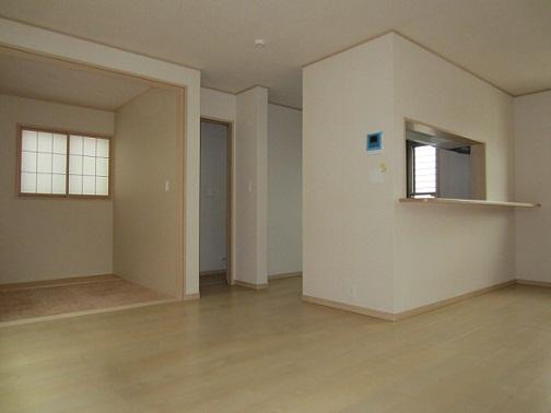 Same specifications photos (living). Example of construction