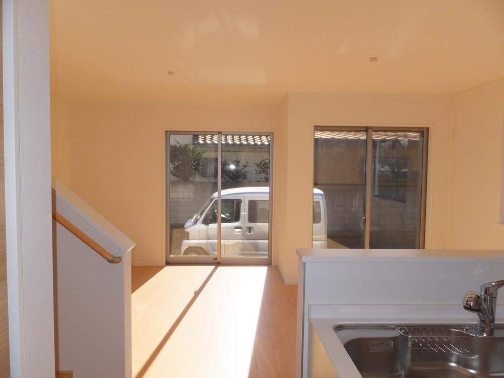 Living. Local (12 May 2013) Shooting