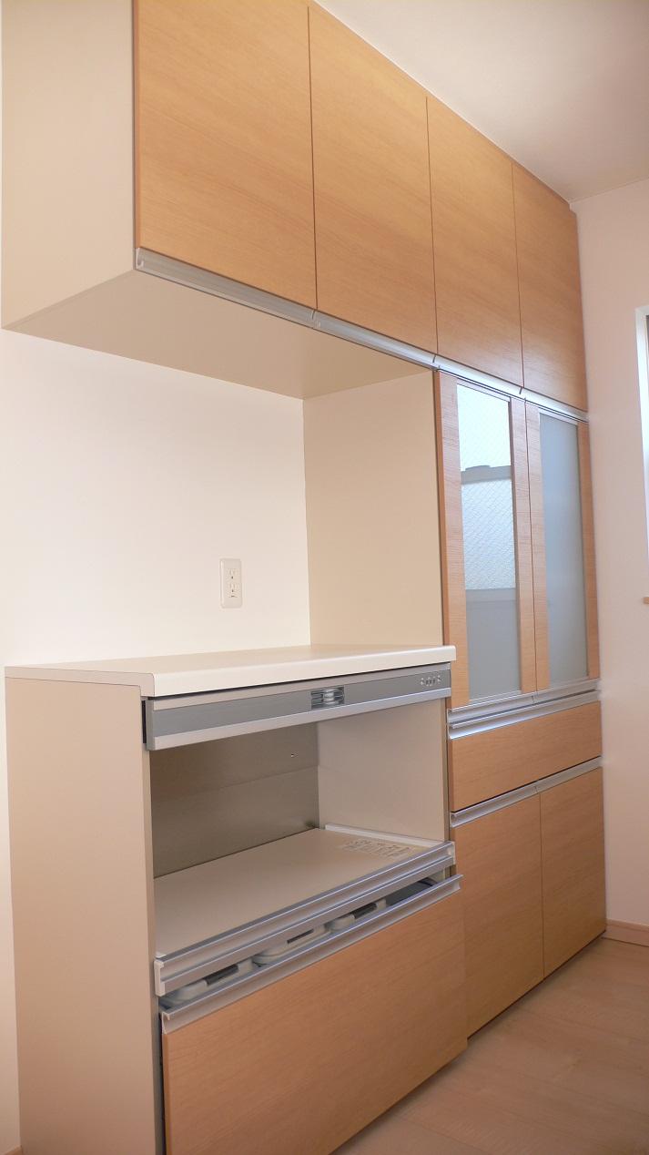 Receipt. Abundant storage rack in the kitchen back (November 2013) Shooting