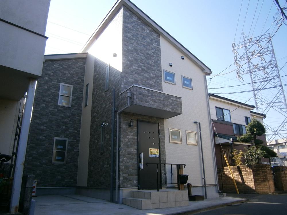 Local appearance photo. Local (12 May 2013) Shooting