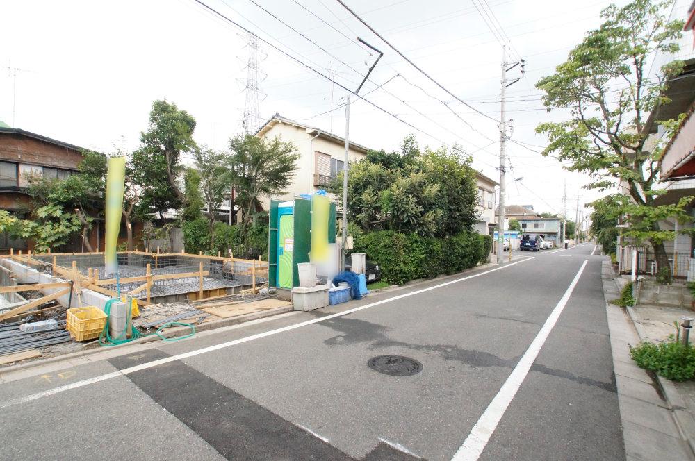 Local photos, including front road. That front the road is wide, Have a significant impact on per yang.