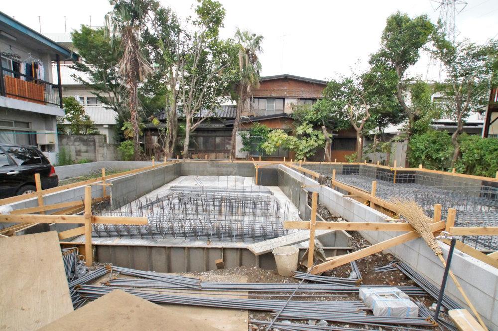 Local appearance photo. Earthquake is compensated with housing.