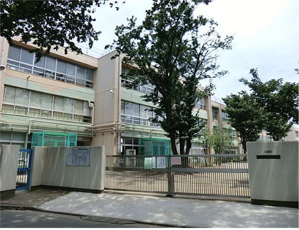 Primary school. 897m to Nerima Hasidic Elementary School