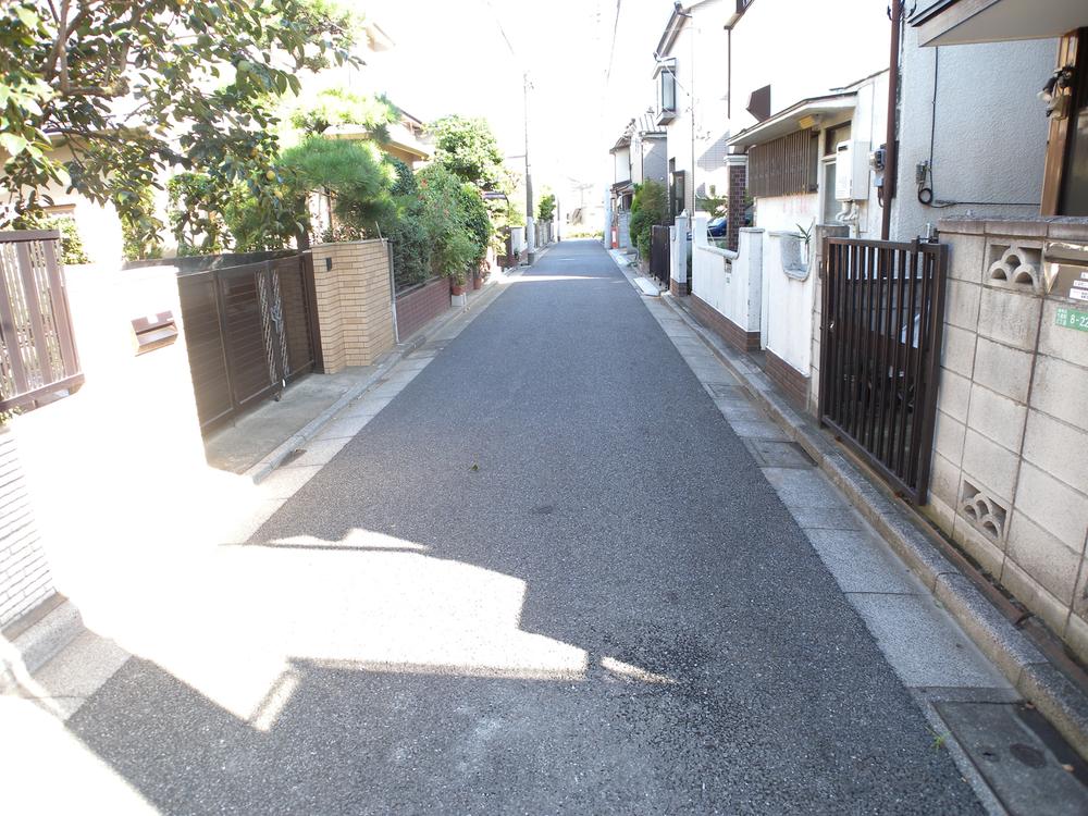 Local photos, including front road. Local (10 May 2013) Shooting