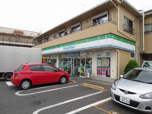 Convenience store. FamilyMart Hayamiya Yonchome store up (convenience store) 320m