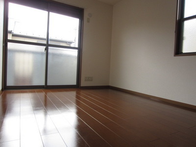 Living and room. 2F room ・ It is very bright there is daylight!