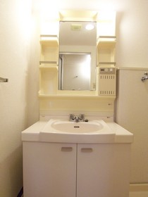 Washroom. Independent wash basin (Separate reference photograph)