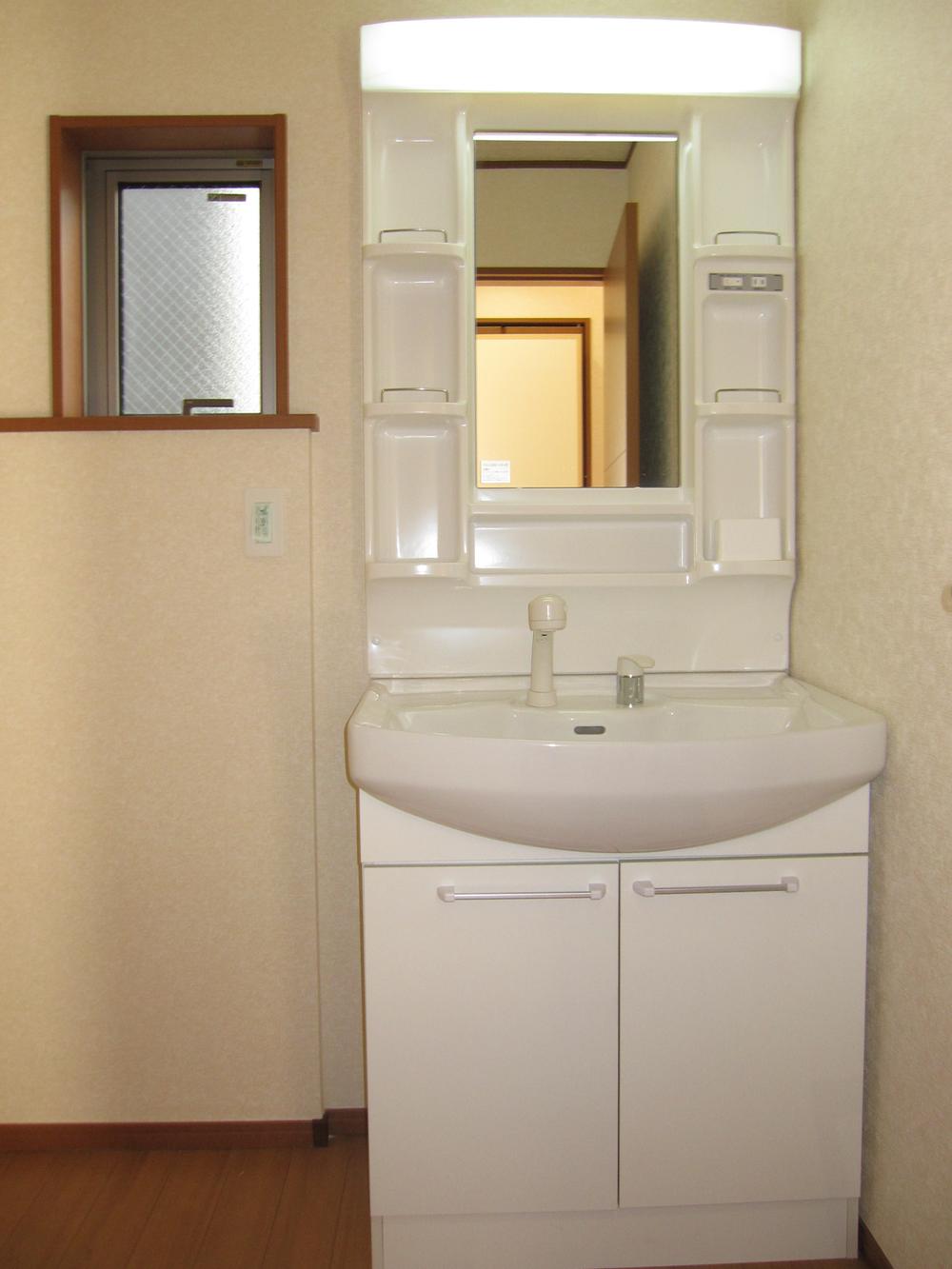 Wash basin, toilet. Indoor (12 May 2013) Shooting