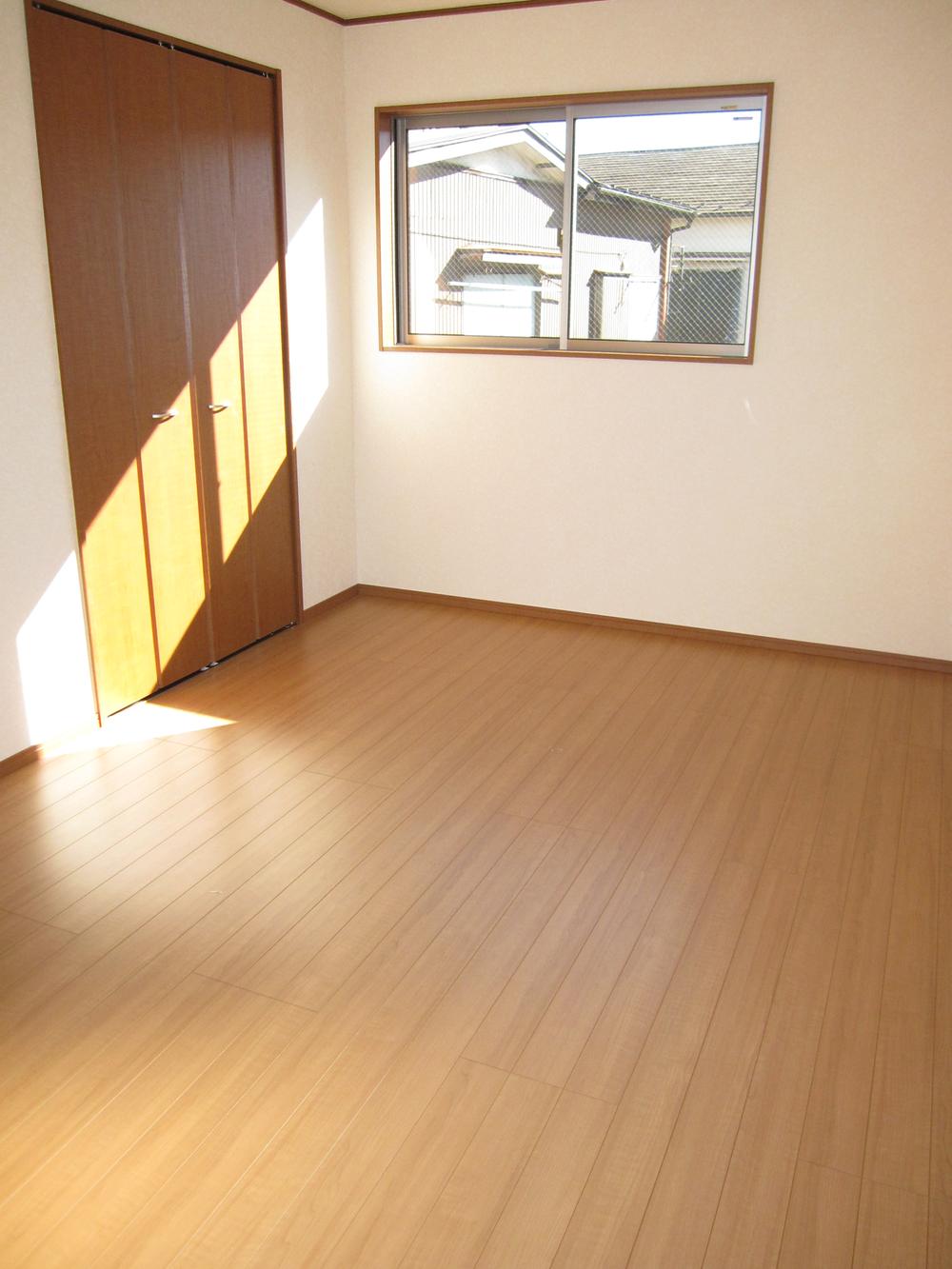 Non-living room. Indoor (12 May 2013) Shooting