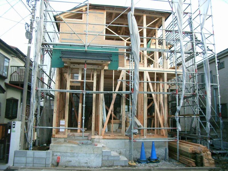 Local photos, including front road. Local (12 May 2013) Shooting