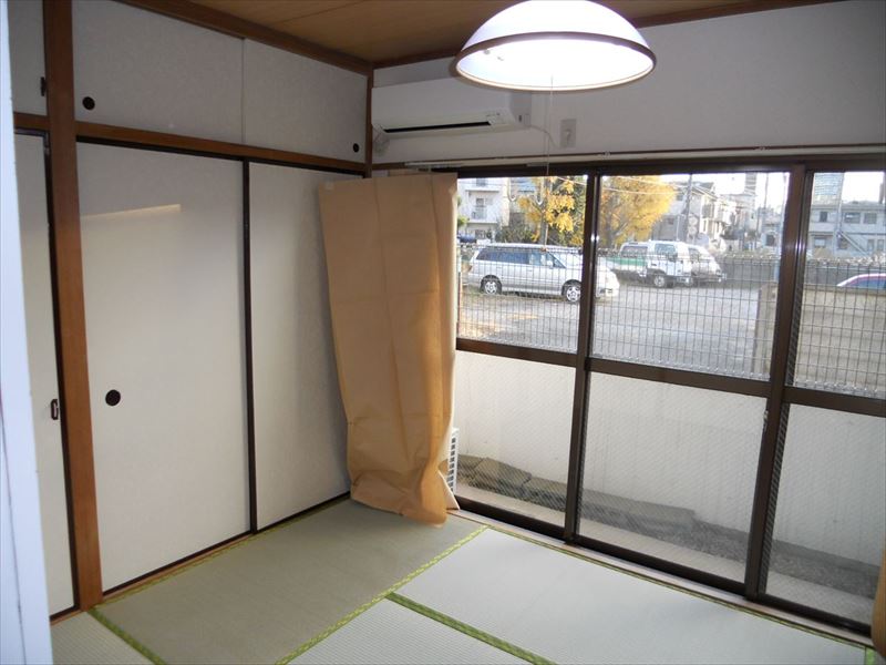 Other room space. Sunny Japanese-style room on the south-facing